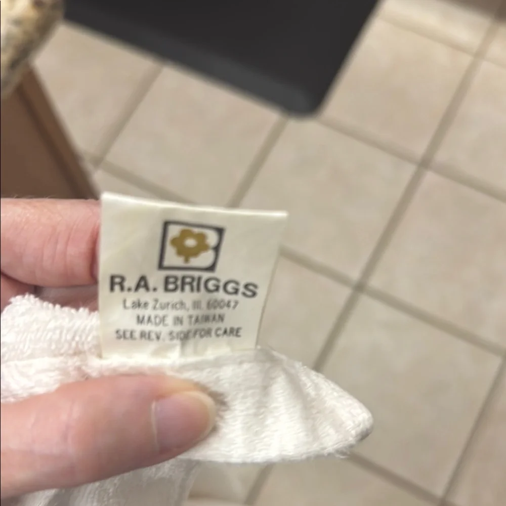 R.A. Briggs White Embroidered Cat Towel